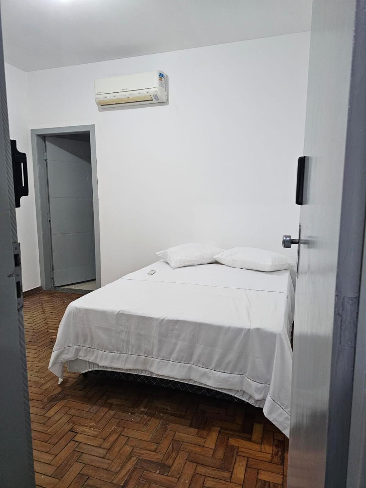 Cig Hostel Гояния Экстерьер фото